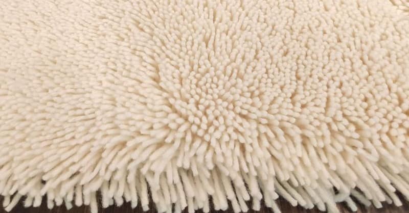 White shaggy wool rug 0 main view