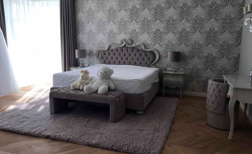 Fluffy bedroom rug beige brown handmade